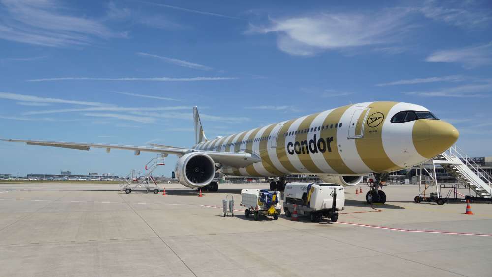 Condor striped jet